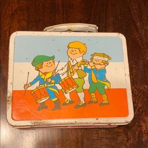 Vintage colonial drummer boy tin lunch box